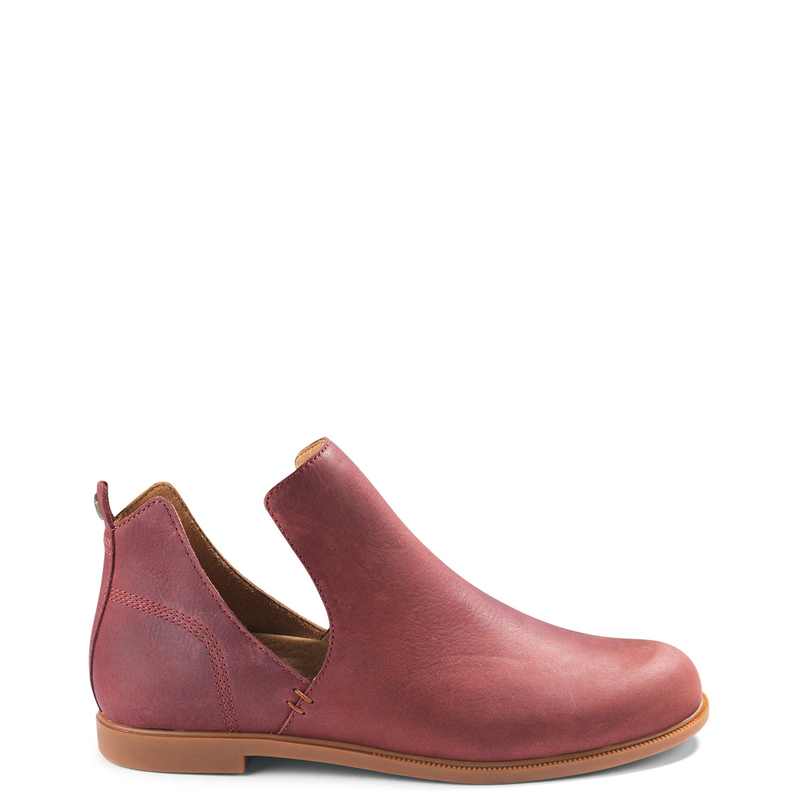 Women’s Kodiak Low-Rider V Cut Boot image number 0