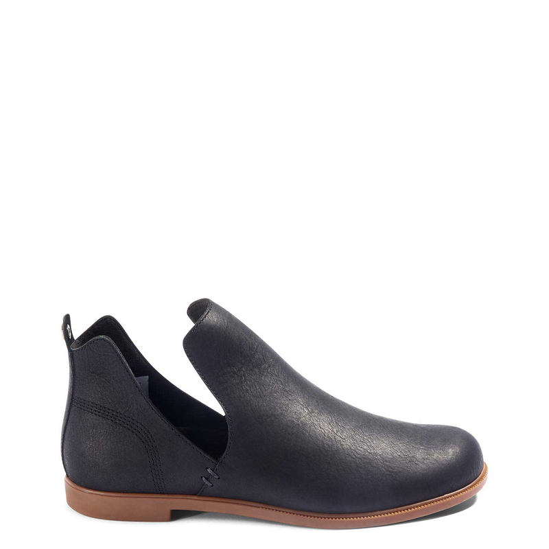 Women’s Kodiak Low-Rider V Cut Boot image number 0