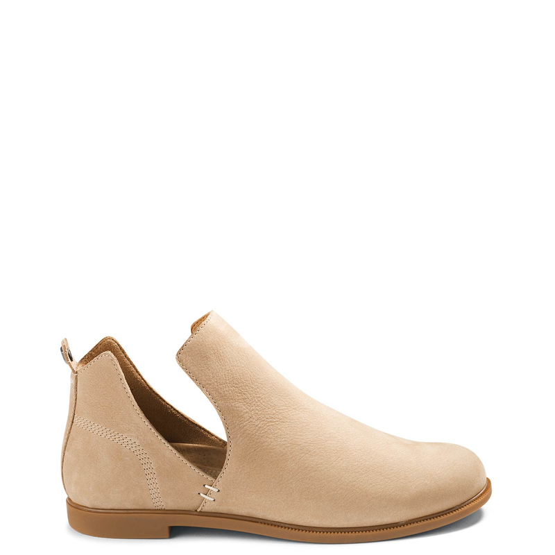 Women’s Kodiak Low-Rider V Cut Boot image number 0